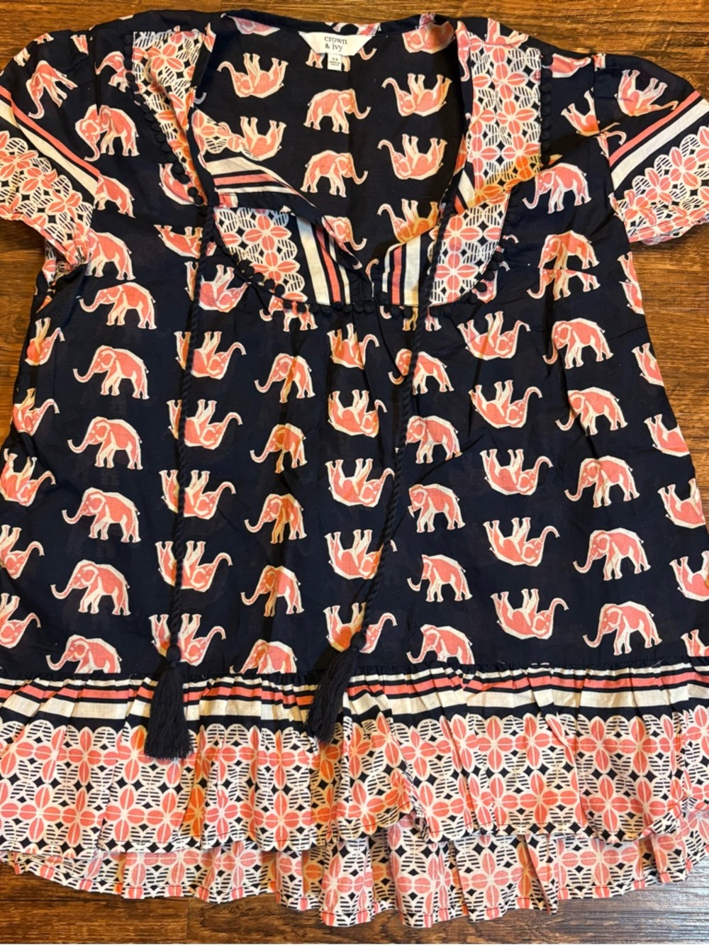 Crown And Ivy Elephant Print Top Size XS